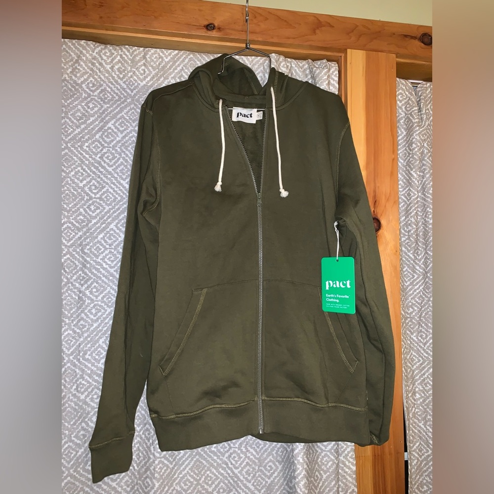 NWT Men’s cut Pact Hoodie